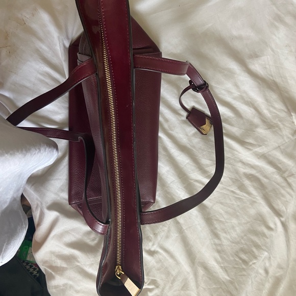 MICHEAL KORS PURSE - Picture 2 of 7